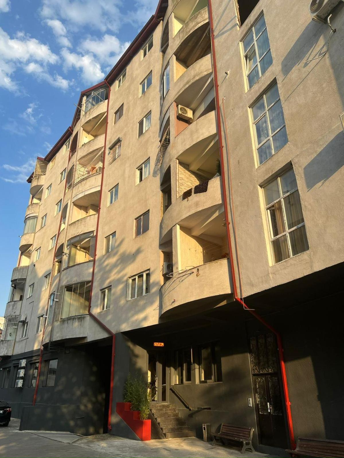 Rotel Kutaisi Luaran gambar